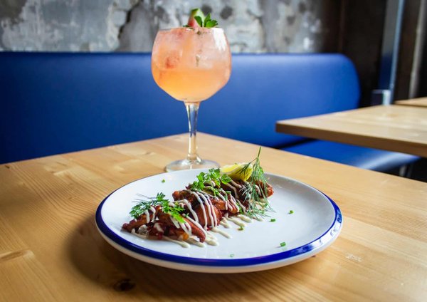 Quelles techniques pour préparer des plats à base de courges dans un restaurant de cuisine de saison?